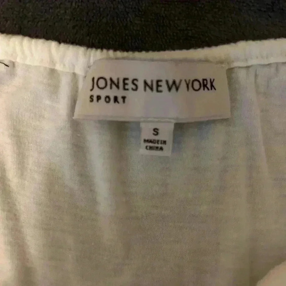 Jones New York women’s size small cream colored 3/4 sleeves - Picture 3 of 3